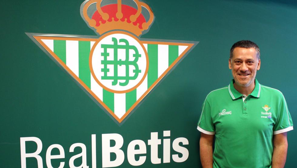 Alejandro Martínez, entrenador del Real Betis EP