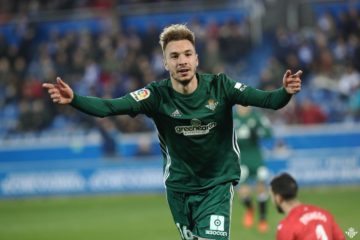Loren renueva por el Betis